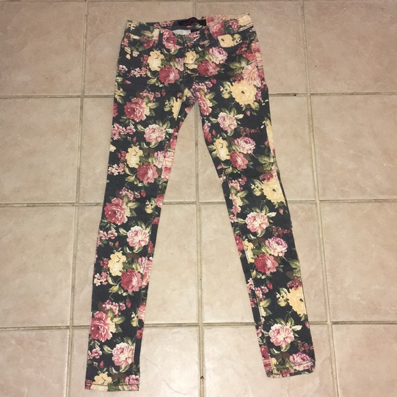 Almost Famous Denim - Juniors Size 1 Floral Skinny Jeans